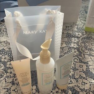 Mary Kay satin hands set - fragrance free